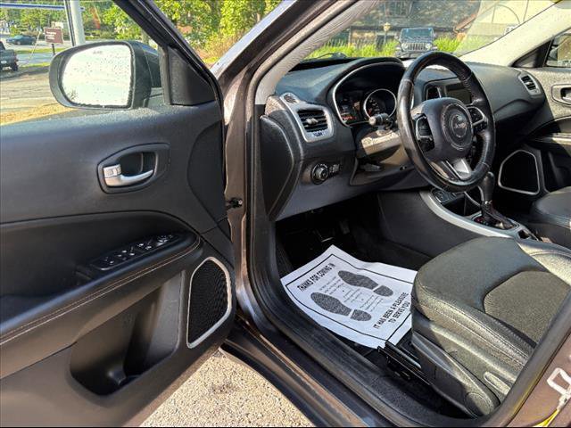 Used 2019 Jeep Compass Latitude image 25