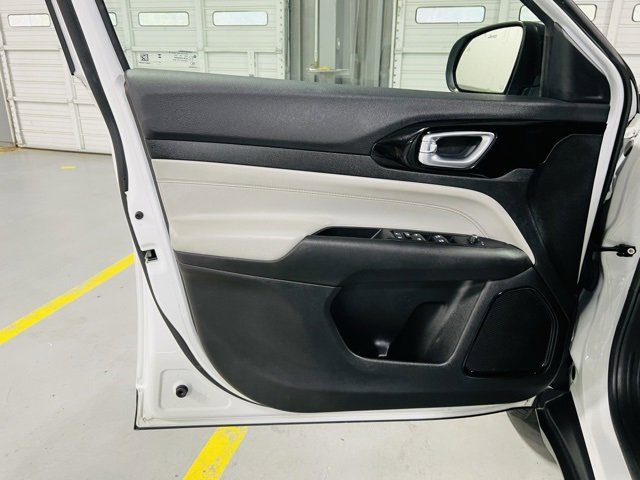 Used 2024 Jeep Compass Limited image 22