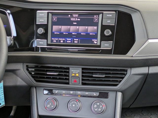 Used 2024 Volkswagen Jetta Sport image 15