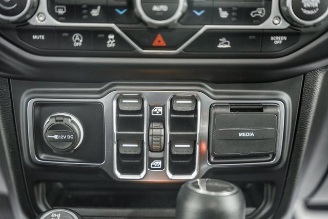 Used 2021 Jeep Gladiator Willys image 28