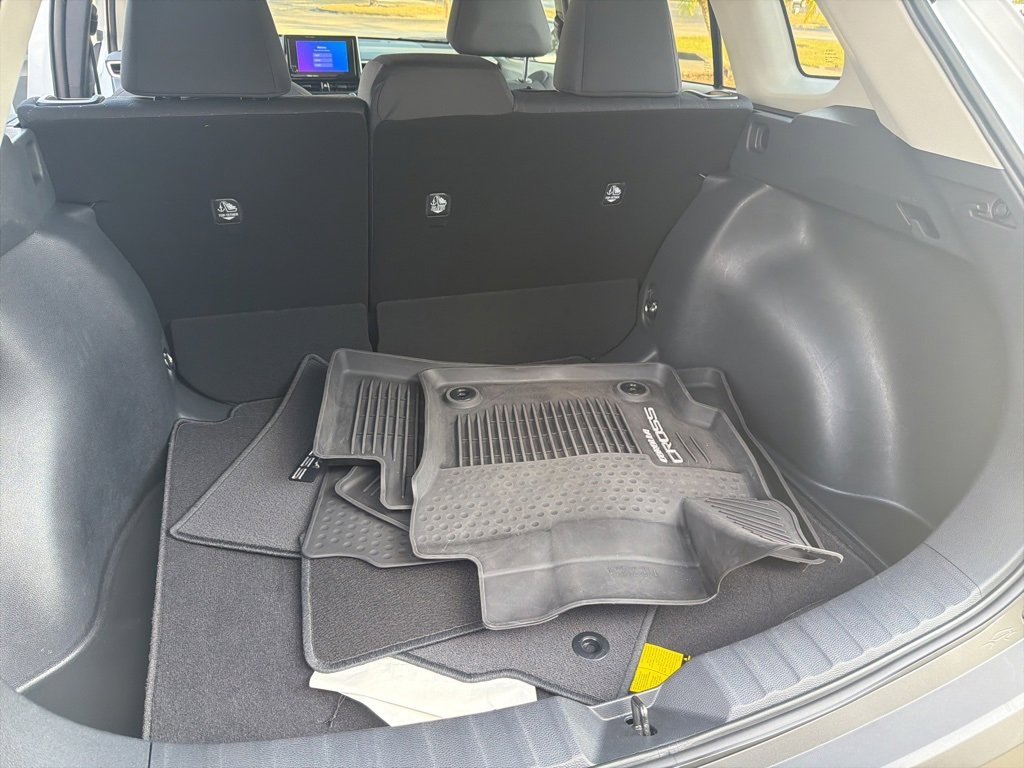 Used 2024 Toyota Corolla Cross LE image 23
