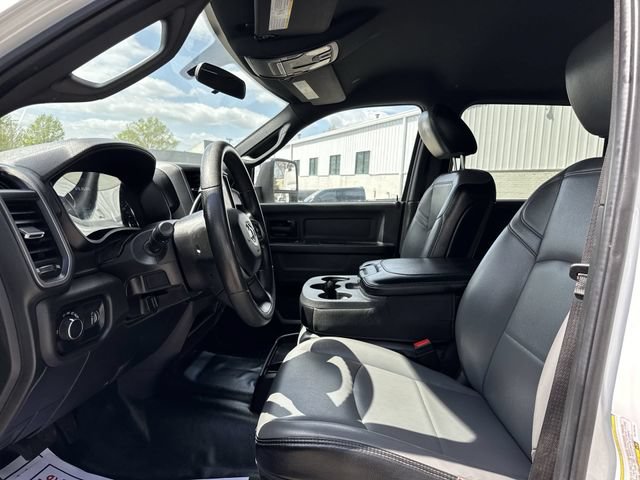 Used 2024 RAM 5500 Tradesman w/ Chrome Appearance Group AWD/4WD image 24