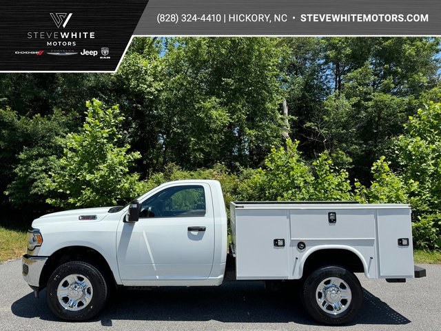 New 2024 RAM 2500 Tradesman w/ Chrome Appearance Group