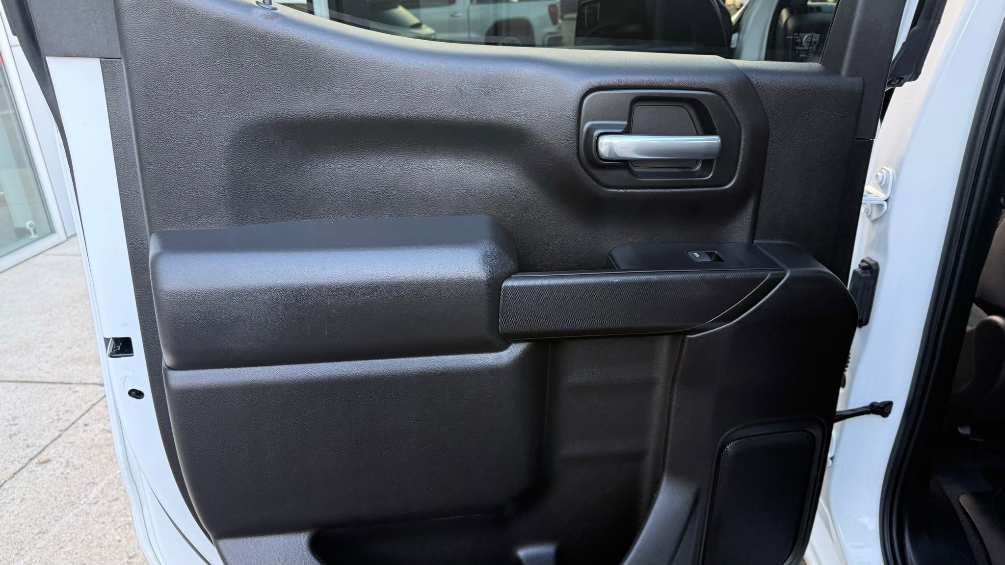 Used 2023 Chevrolet Silverado 1500 Custom image 33