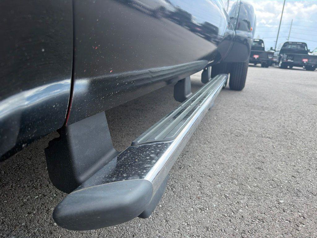 Used 2006 Ford F350 Lariat RWD image 16