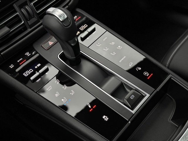 New 2026 Porsche Macan Turbo image 30