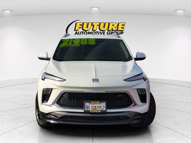 Used 2024 Buick Encore GX Sport Touring image 2
