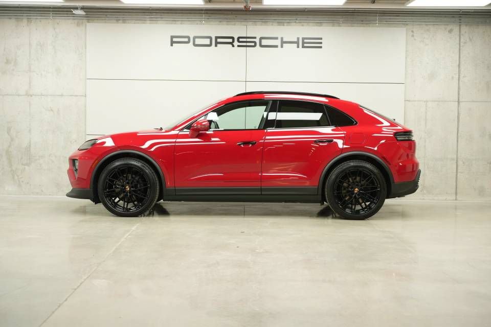 New 2026 Porsche Macan 4 Electric AWD/4WD image 2