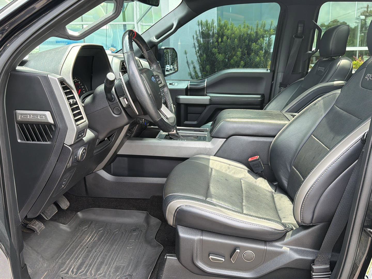 Used 2018 Ford F150 Raptor w/ Equipment Group 802A Luxury AWD/4WD image 10