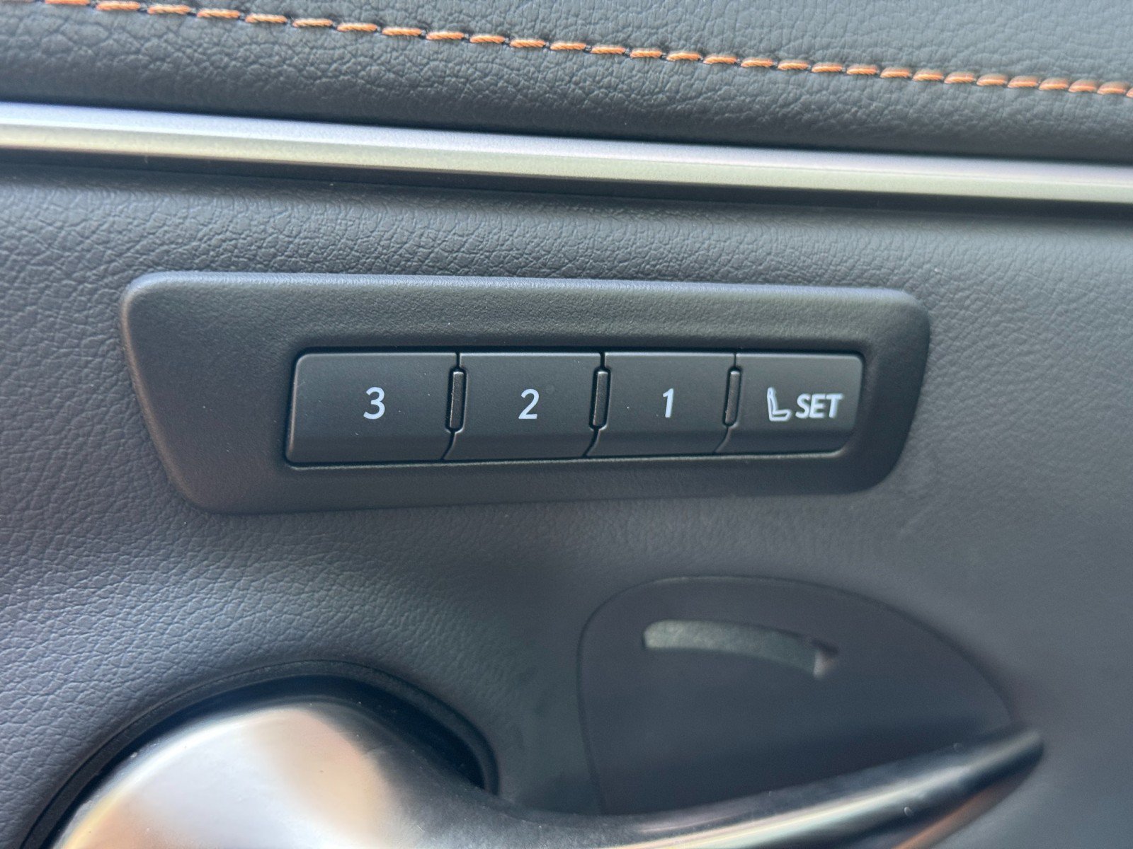 Used 2025 Lexus ES 300h F Sport FWD image 18