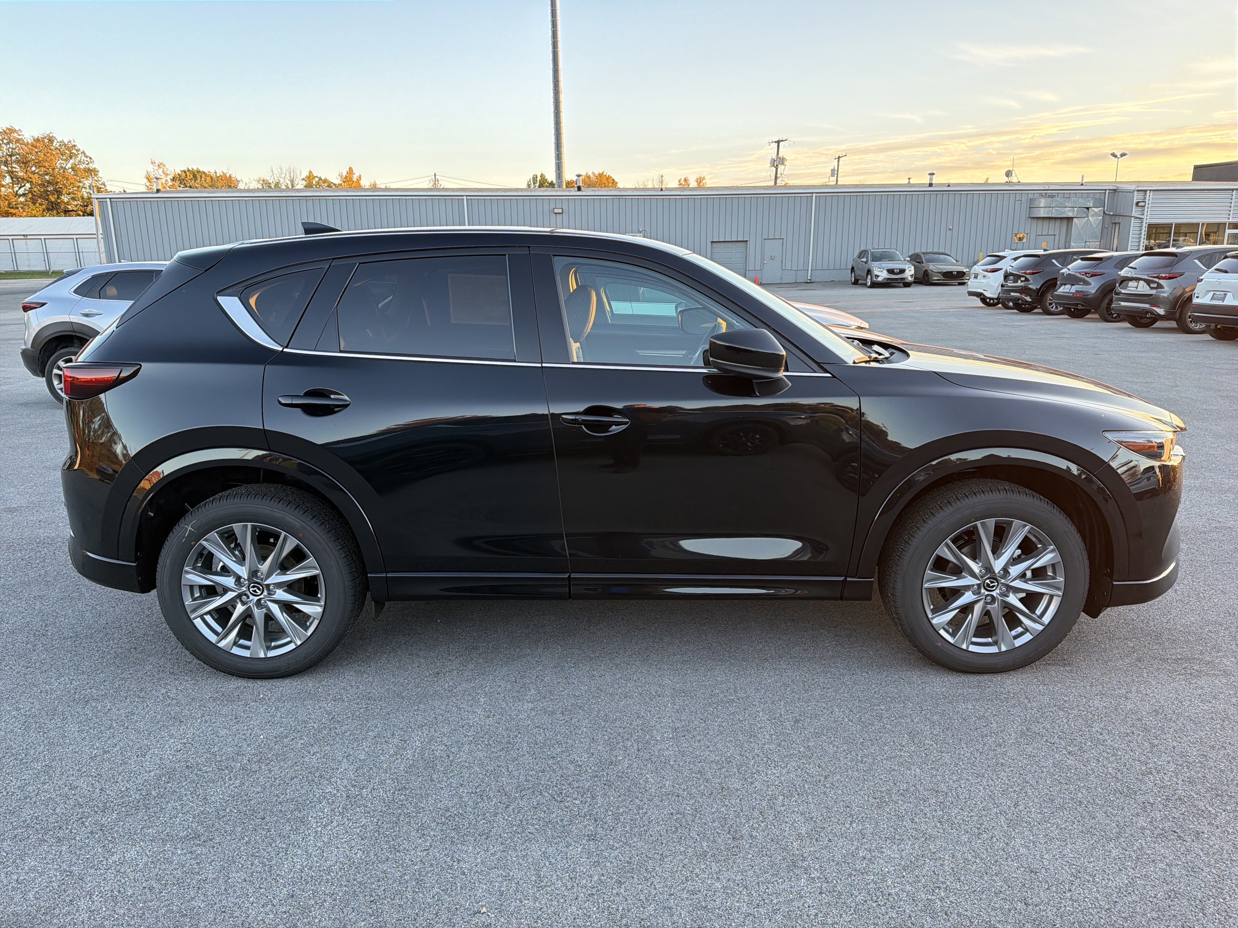 New 2025 MAZDA CX-5 AWD 2.5 S w/ Premium Plus Pkg image 2