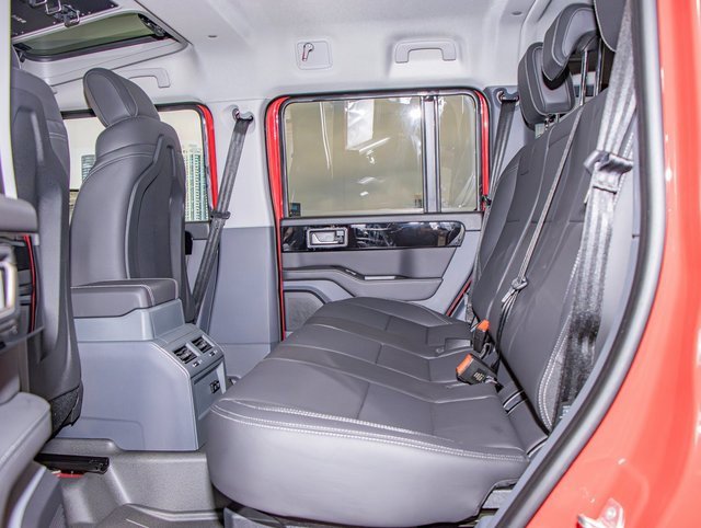 Used 2025 INEOS Grenadier Fieldmaster Edition image 22