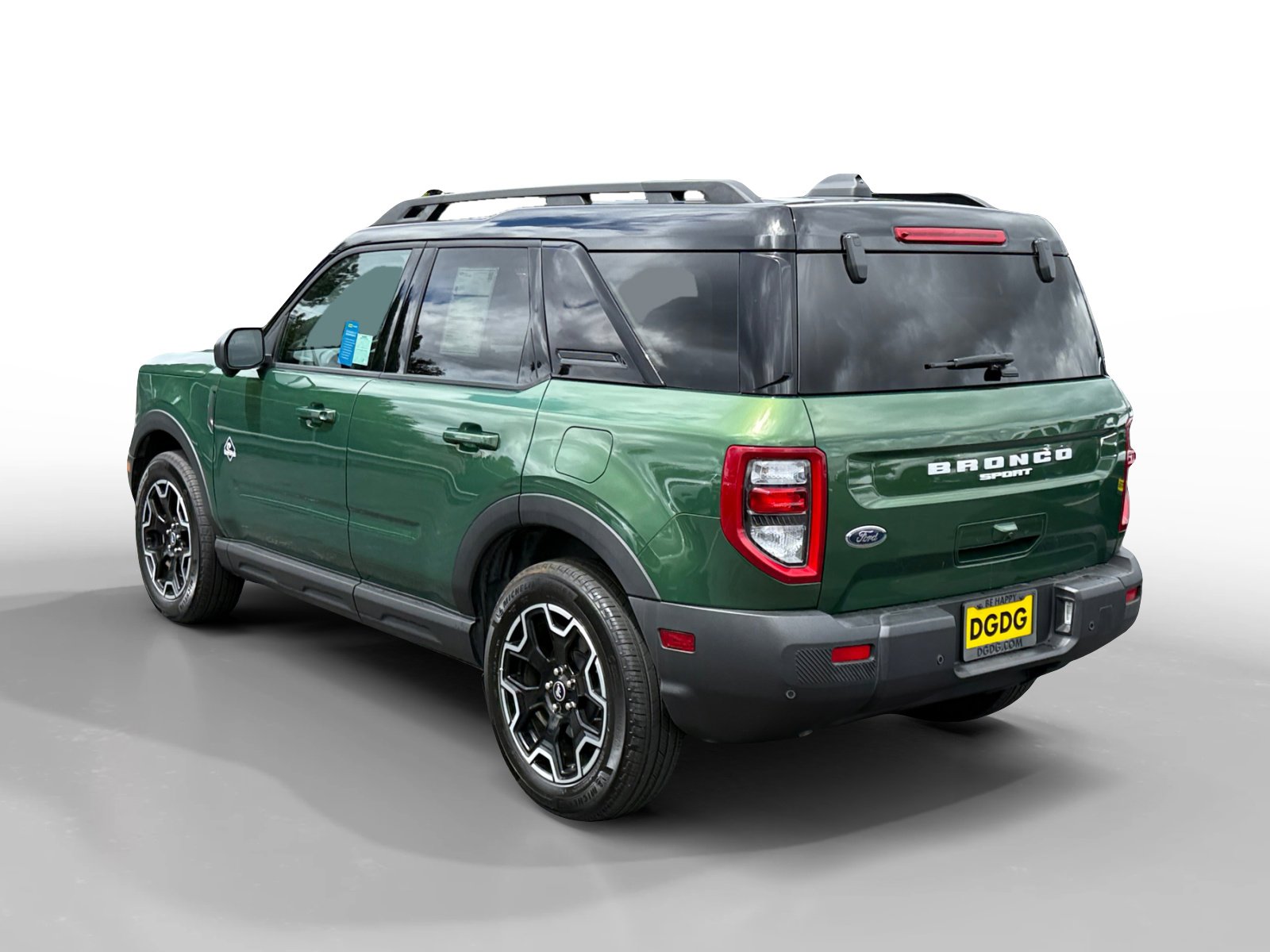 Certified 2025 Ford Bronco Sport Outer Banks w/ Outer Banks Tech Package+ AWD/4WD image 3
