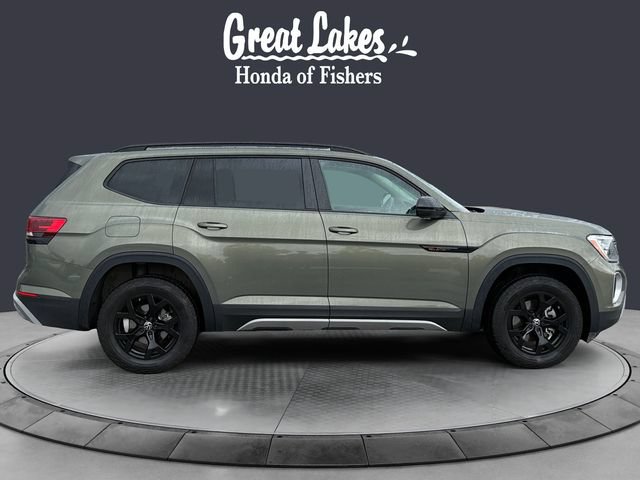 Used 2025 Volkswagen Atlas Peak Edition SE AWD/4WD image 6