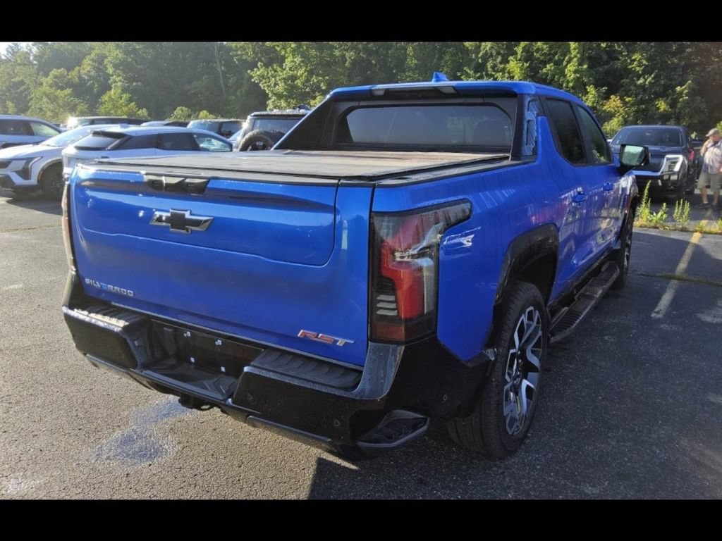 Used 2025 Chevrolet Silverado EV RST AWD/4WD image 4