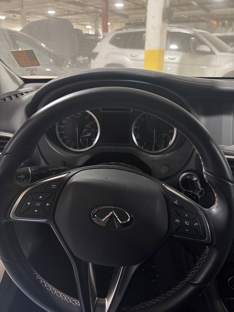 Used 2018 INFINITI QX30 Premium w/ Cargo Package image 18
