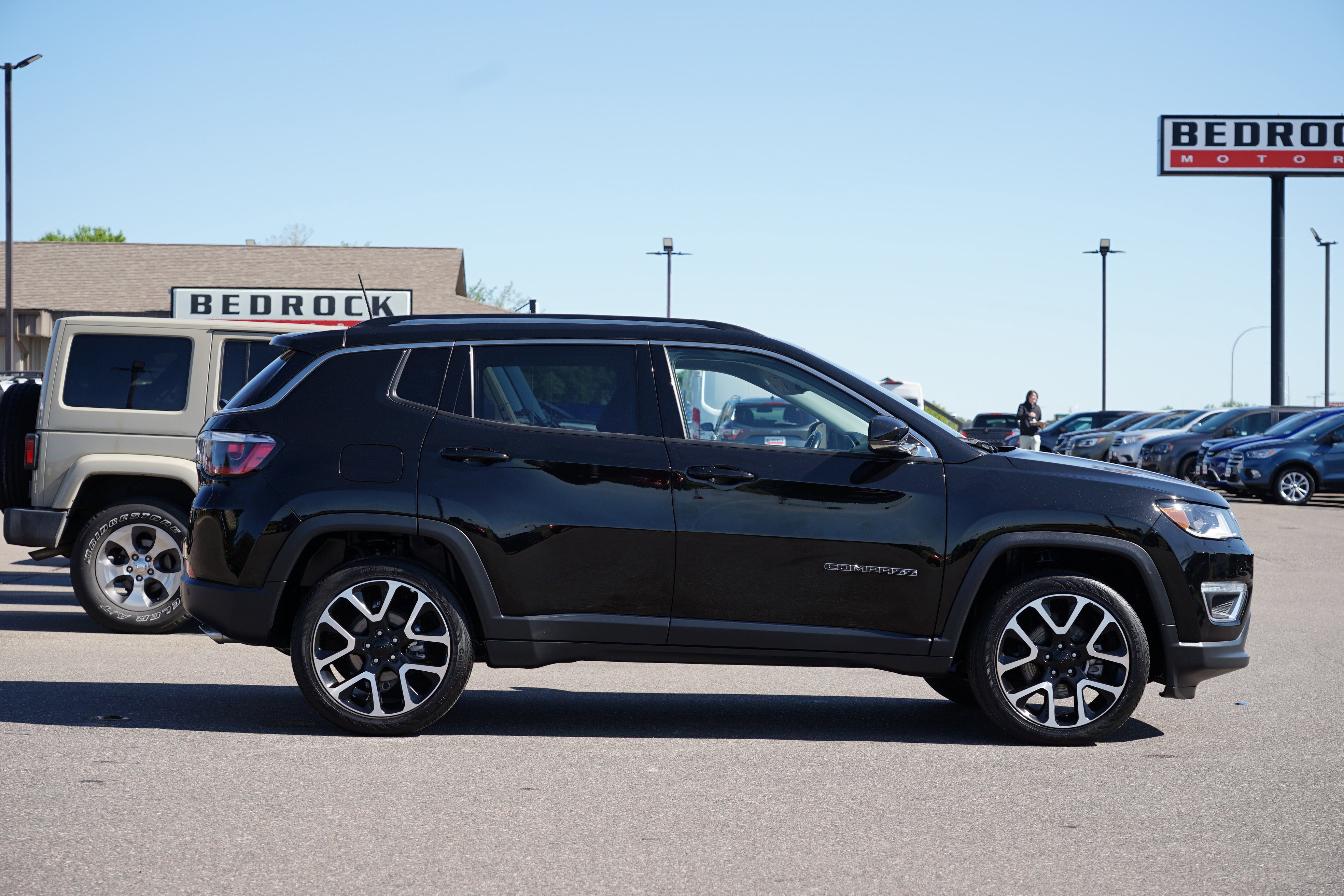 Used 2021 Jeep Compass Limited w/ Elite Exterior Group image 2