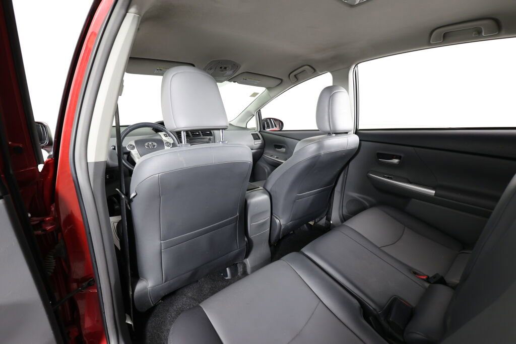 Used 2014 Toyota Prius V Three image 14