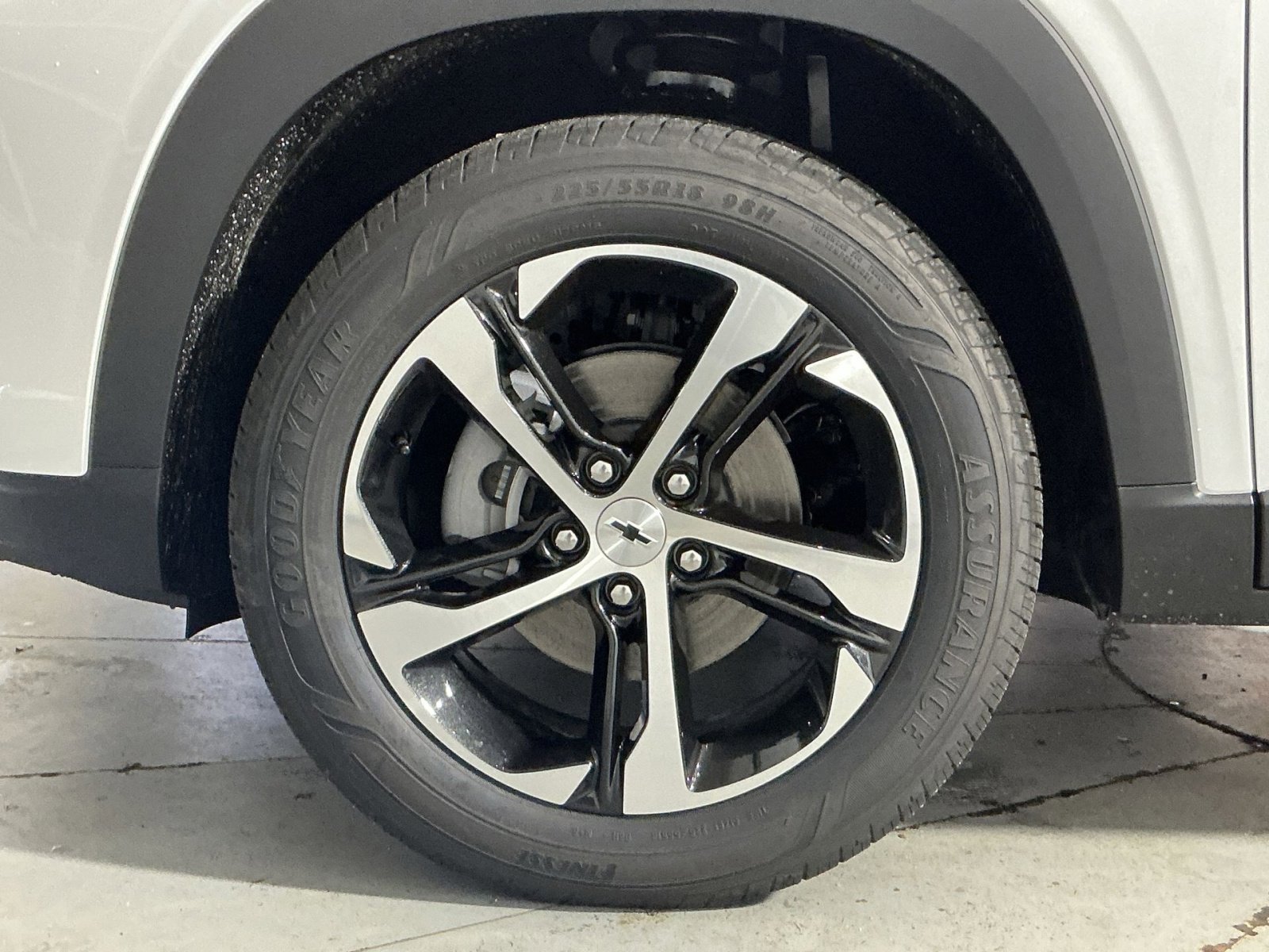 New 2026 Chevrolet Trax RS w/ Sunroof Package image 20