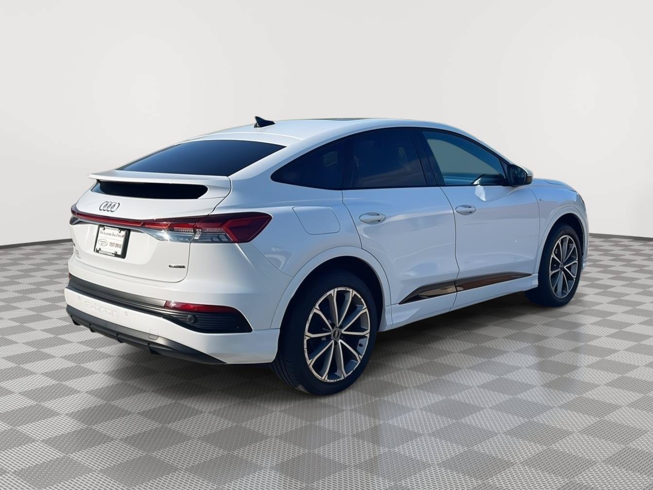 Used 2022 Audi Q4 e-tron Premium Plus w/ Premium Plus AWD/4WD image 6
