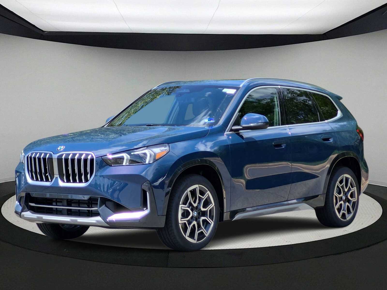 New 2027 BMW X1 xDrive28i AWD/4WD image 4