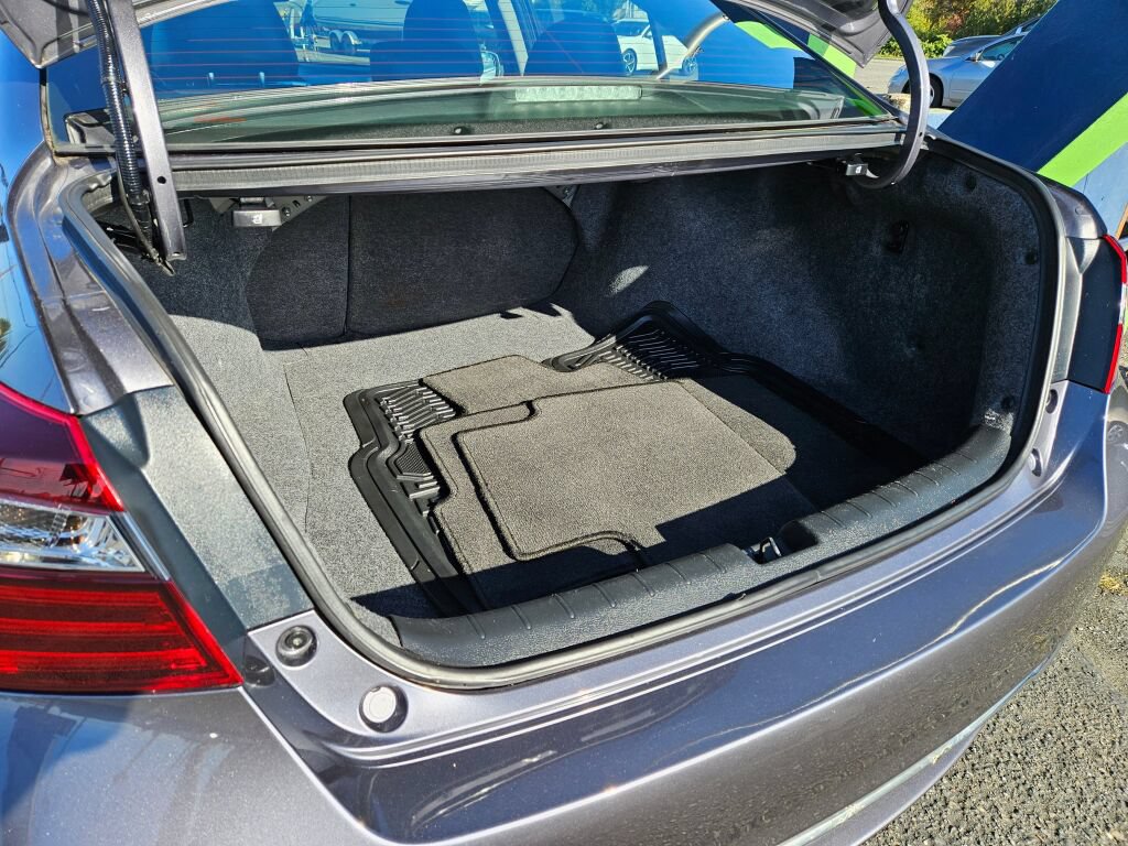 Used 2017 Honda Accord EX-L image 9