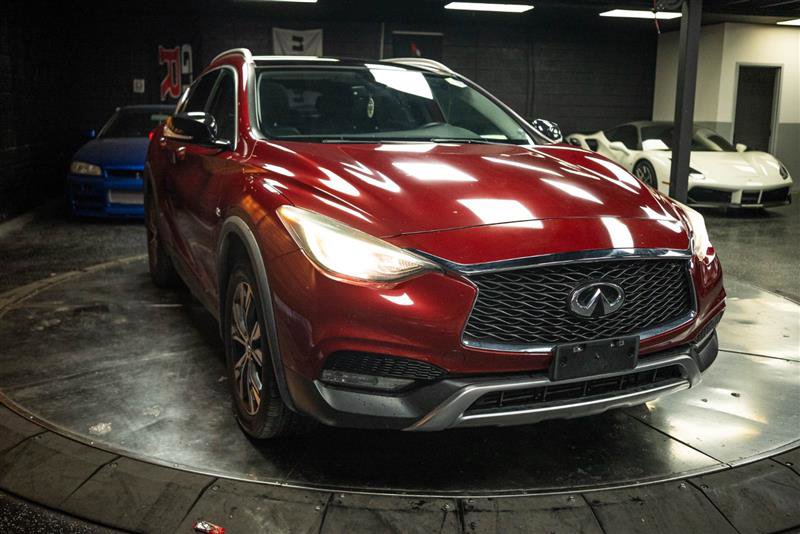 Used 2018 INFINITI QX30 Premium w/ Cargo Package AWD/4WD image 5
