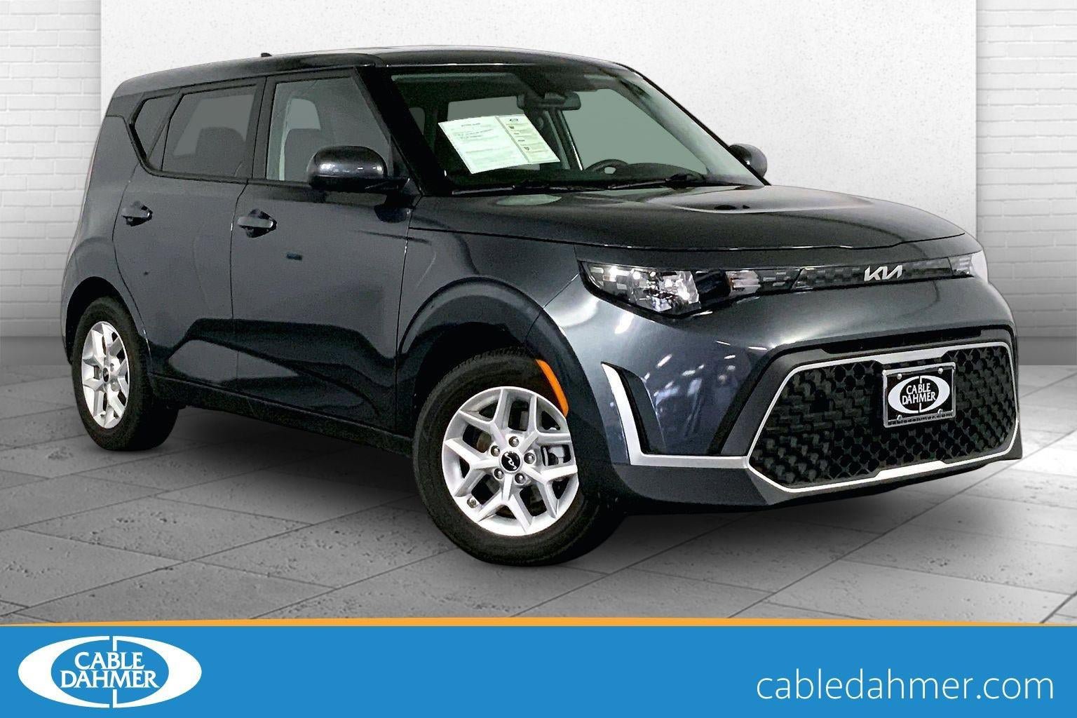 Certified 2025 Kia Soul LX FWD image 1