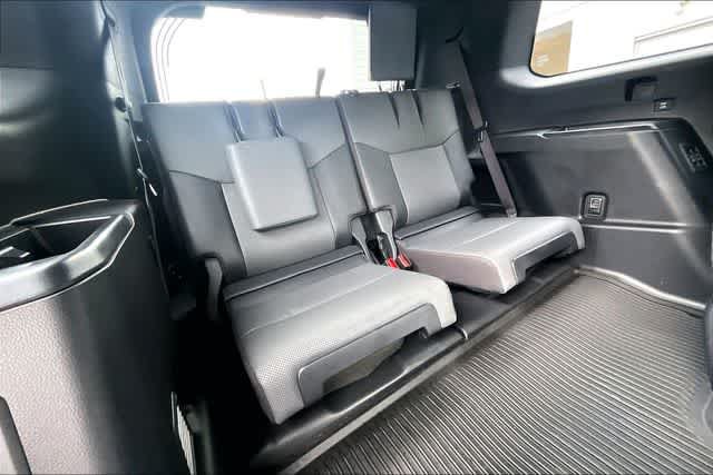 Used 2025 Lexus GX 550 w/ Accessory Package (2T) AWD/4WD image 26