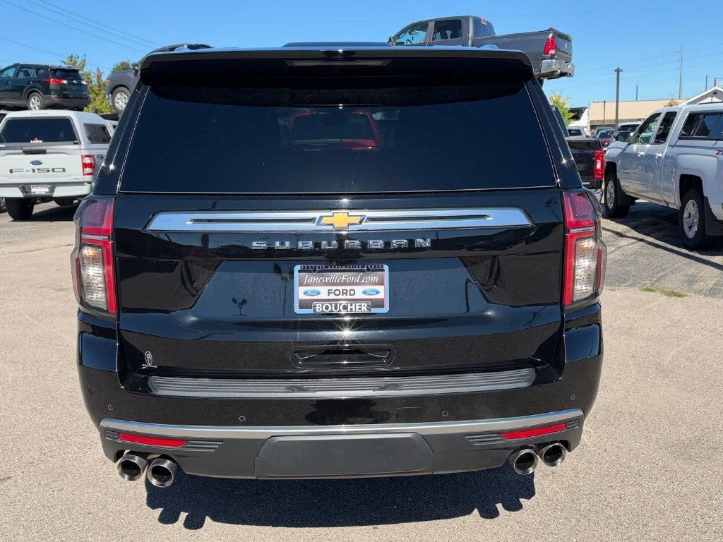 Used 2022 Chevrolet Suburban High Country AWD/4WD image 4