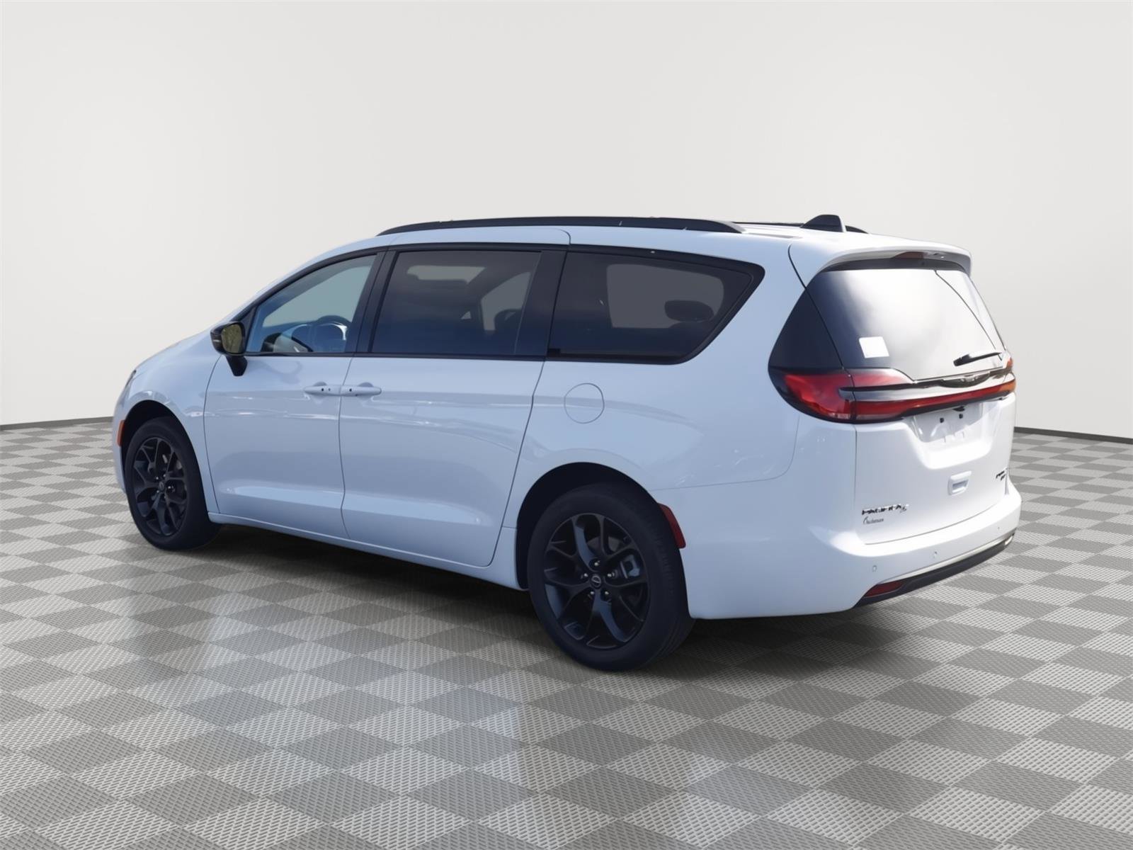 New 2026 Chrysler Pacifica Limited w/ S Appearance Package image 7