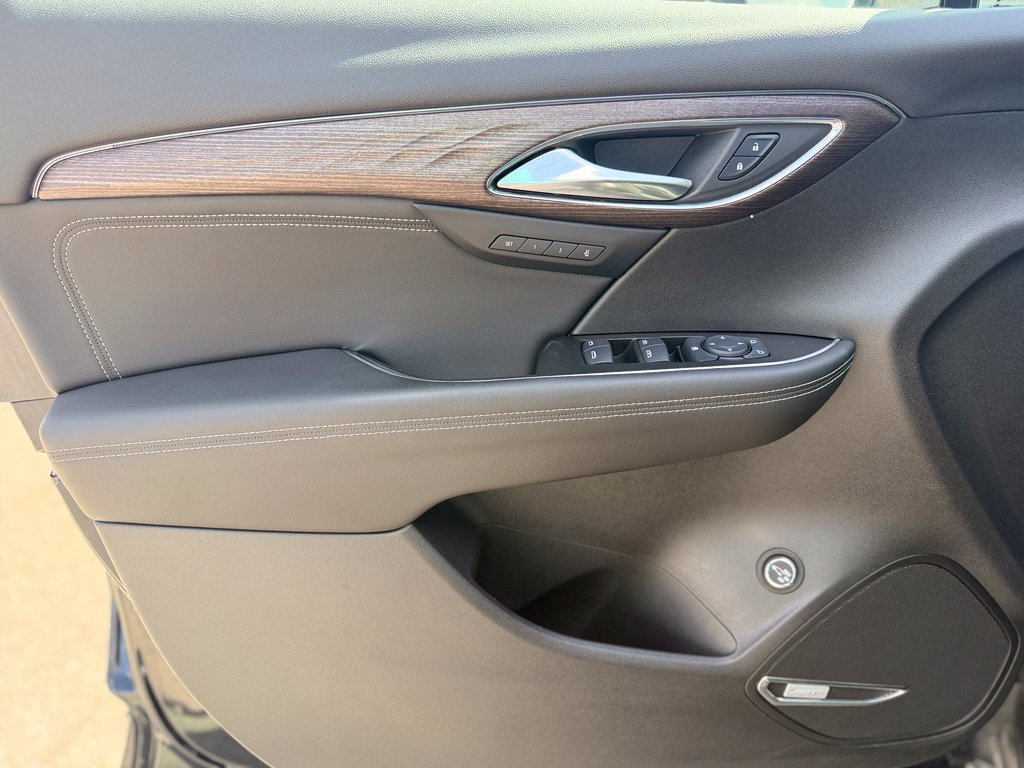 Used 2023 Buick Envision Avenir AWD/4WD image 11