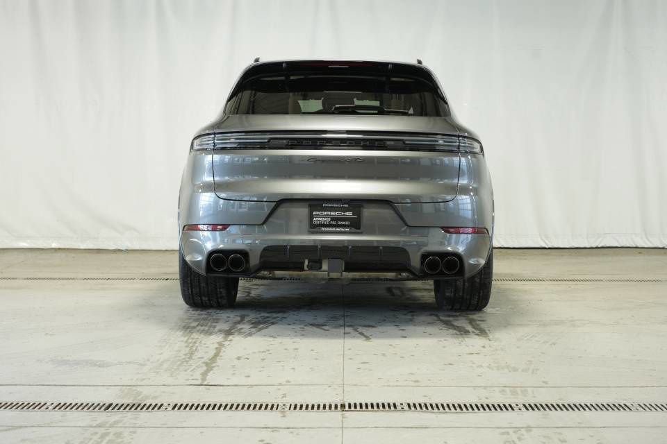 Certified 2025 Porsche Cayenne GTS image 6