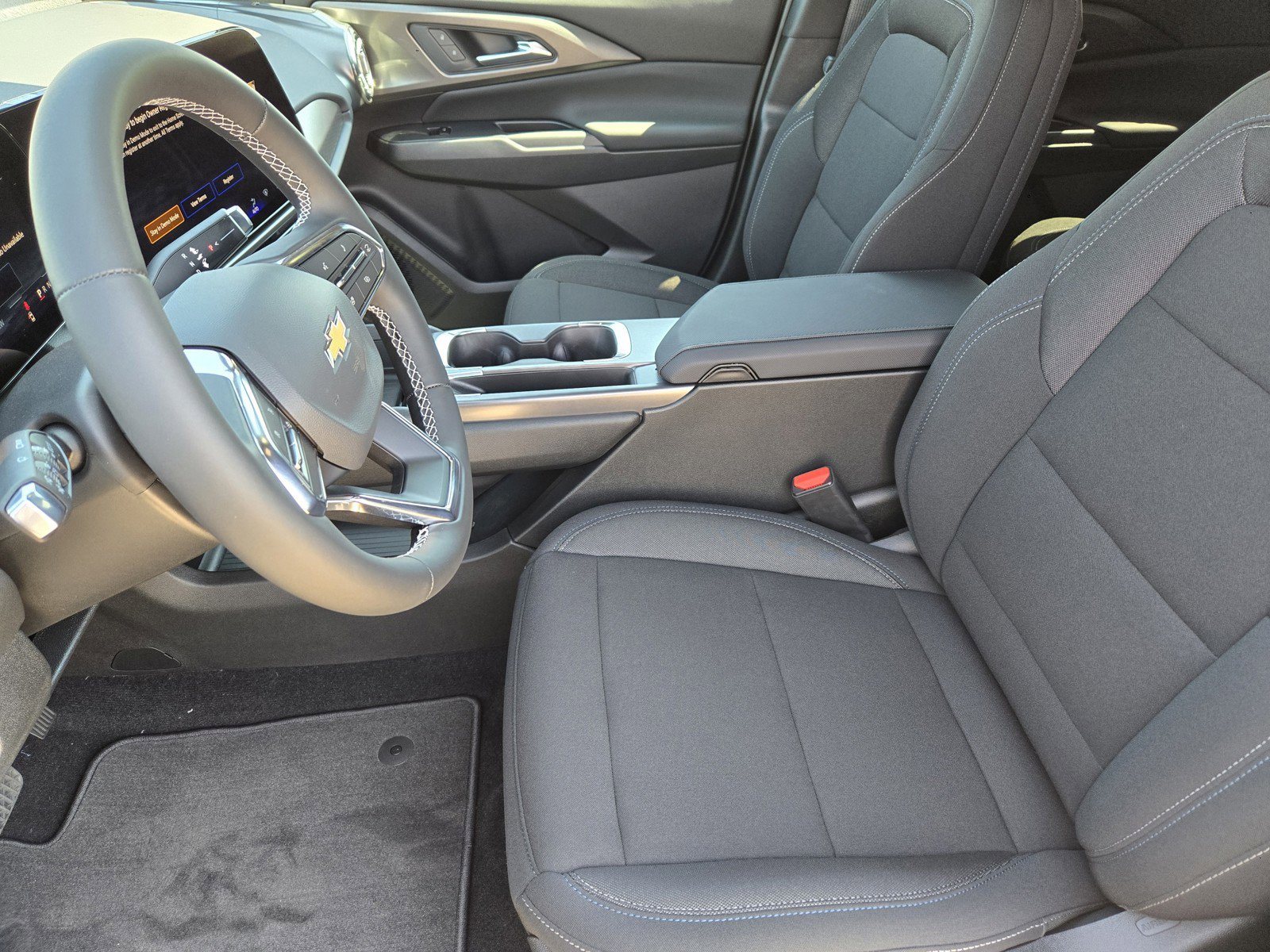 New 2026 Chevrolet Equinox EV LT w/ Comfort Package image 9