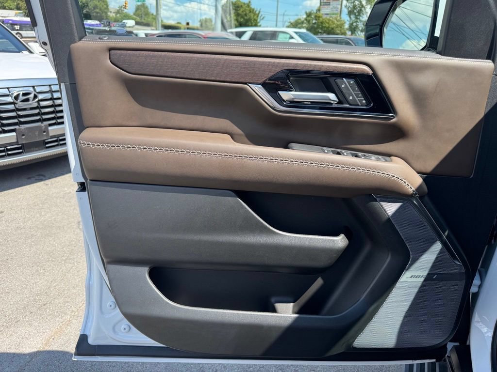 New 2026 GMC Yukon XL Denali Ultimate AWD/4WD image 11
