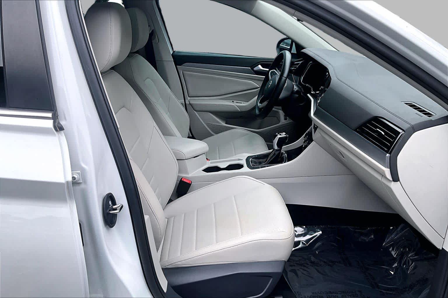 Used 2023 Volkswagen Jetta SE FWD image 8