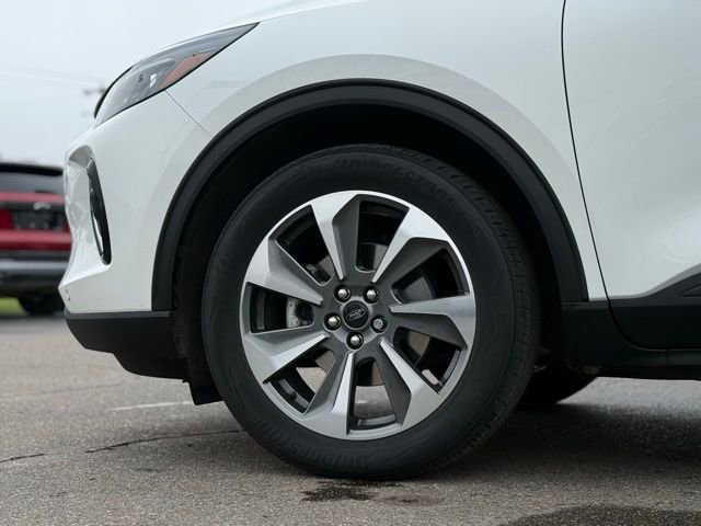 Used 2023 Ford Escape Platinum AWD/4WD image 44