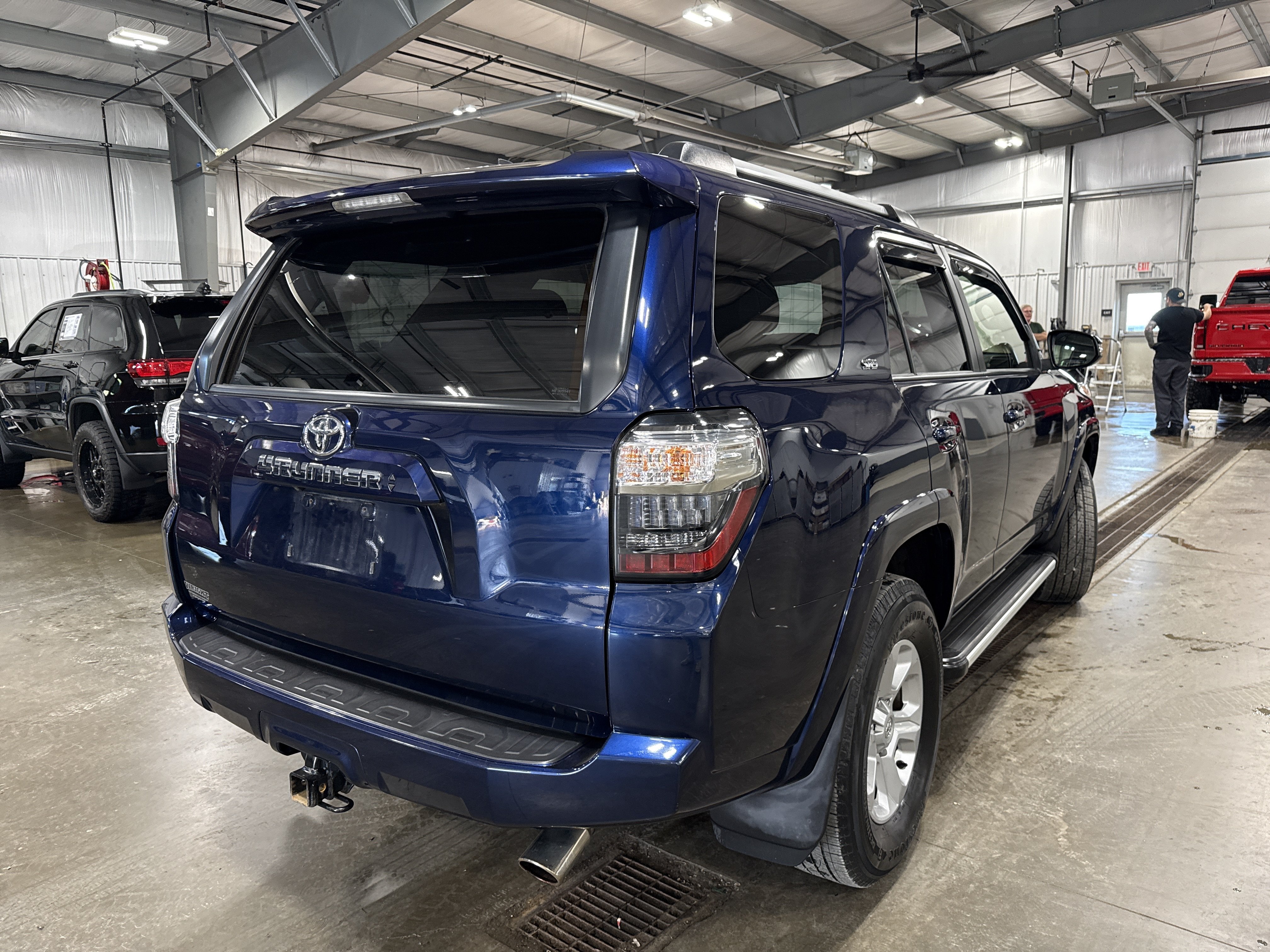 Used 2020 Toyota 4Runner SR5 Premium w/ Moonroof Package AWD/4WD image 3