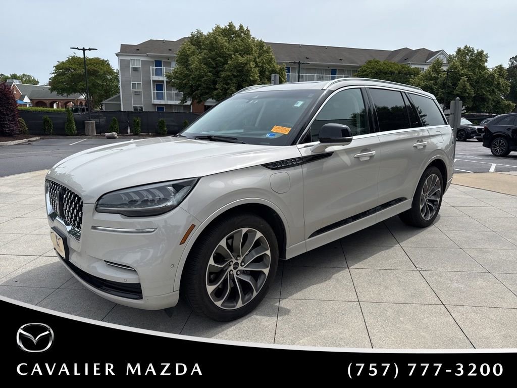Used 2023 Lincoln Aviator Grand Touring w/ Equipment Group 301A AWD/4WD image 3
