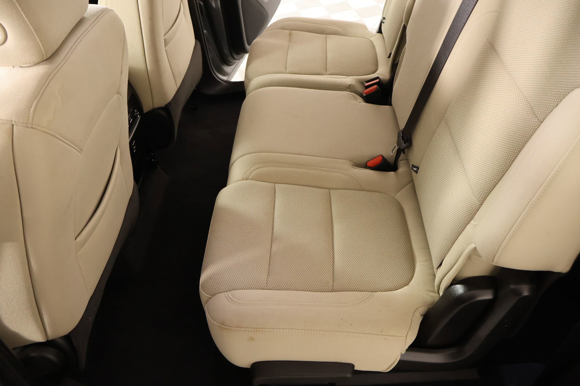 Used 2023 Chevrolet Traverse LS image 11