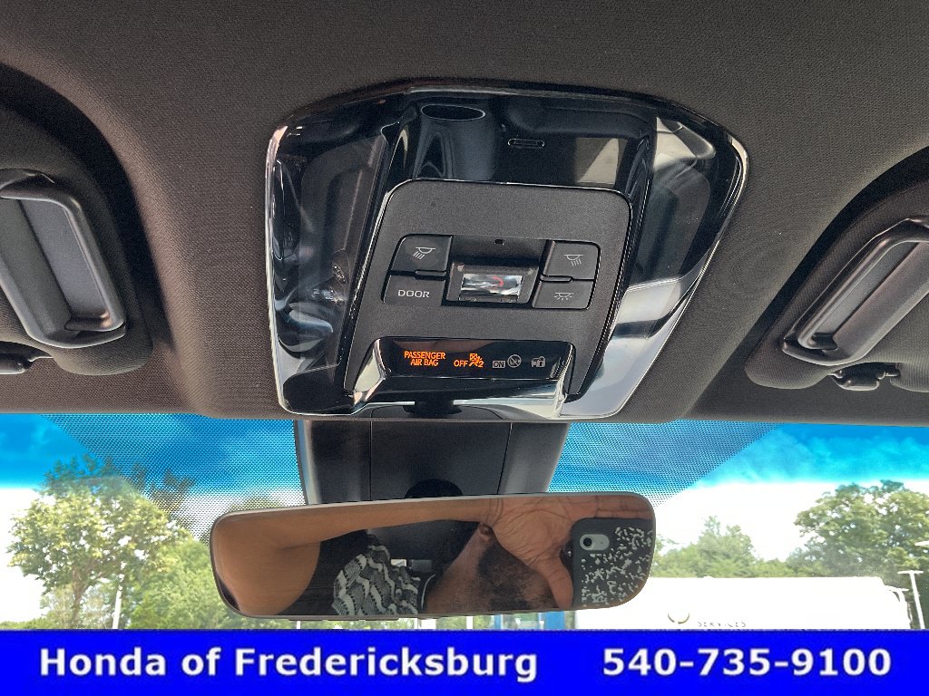 Used 2022 Toyota Venza XLE AWD/4WD image 40