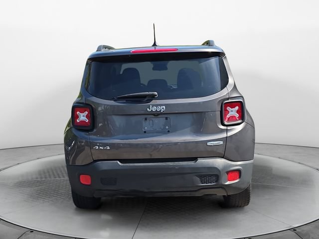 Used 2017 Jeep Renegade Latitude w/ Cold Weather Group AWD/4WD image 4