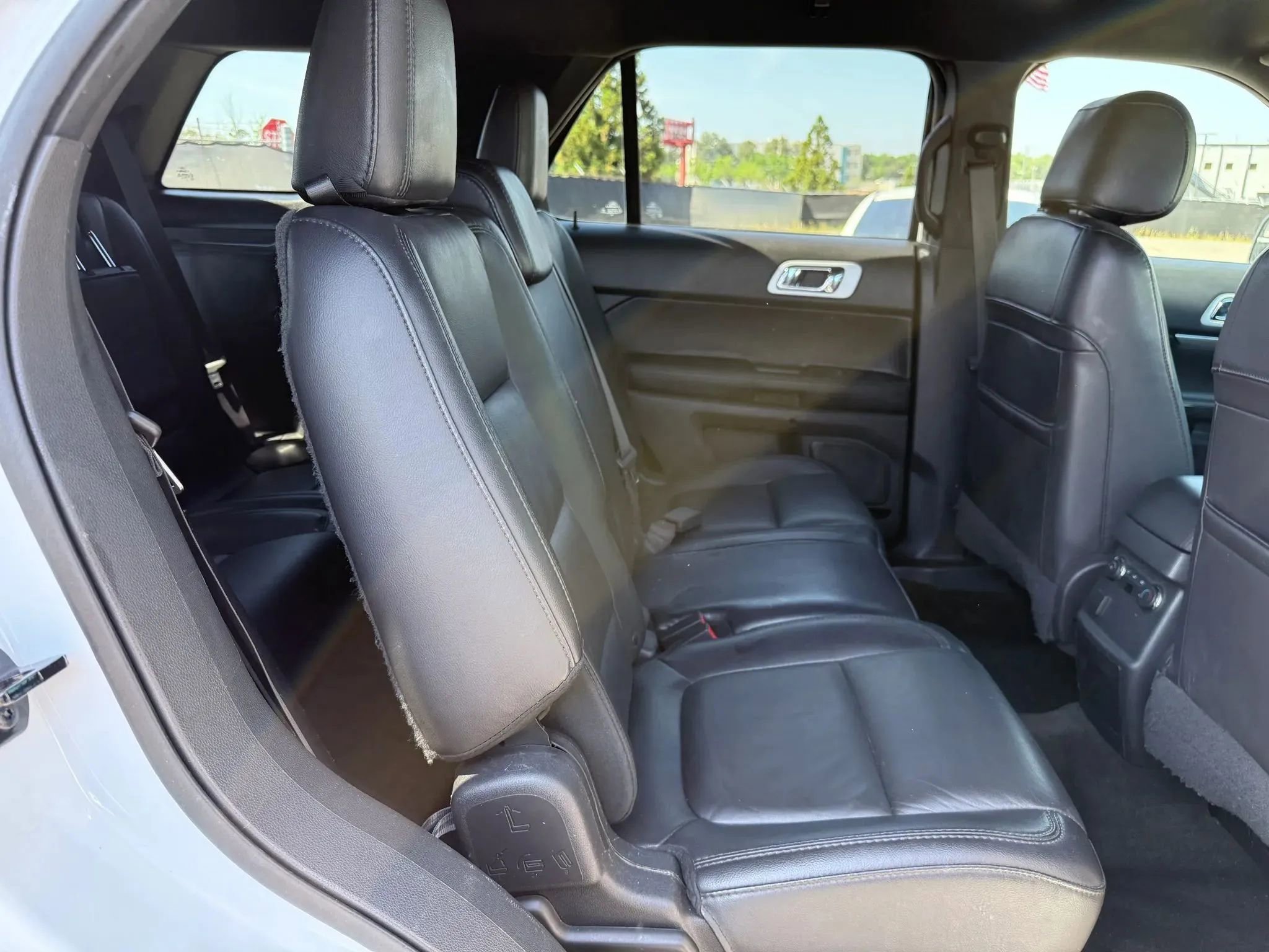 Used 2015 Ford Explorer XLT w/ Equipment Group 202A image 20