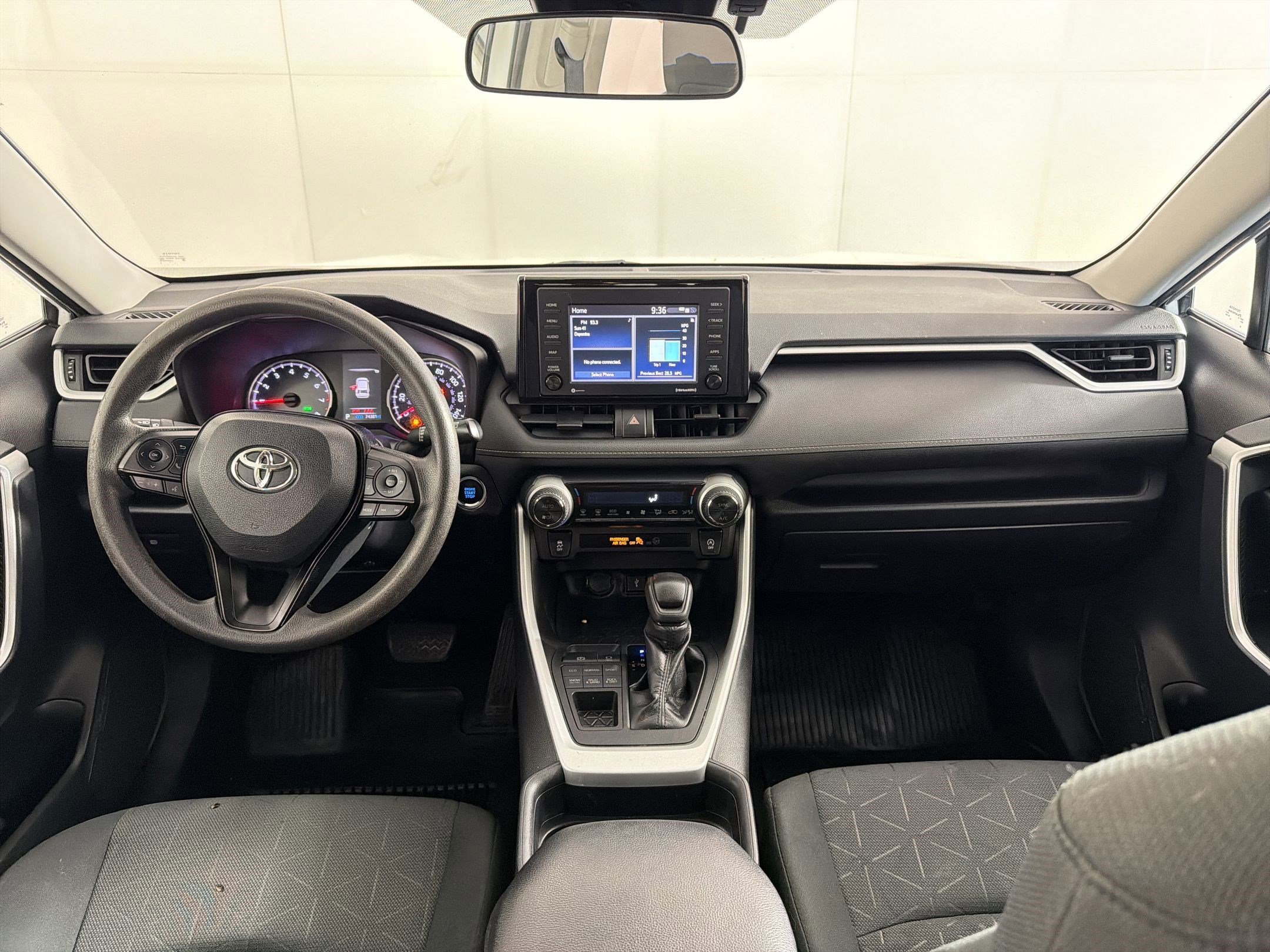 Used 2021 Toyota RAV4 XLE image 16