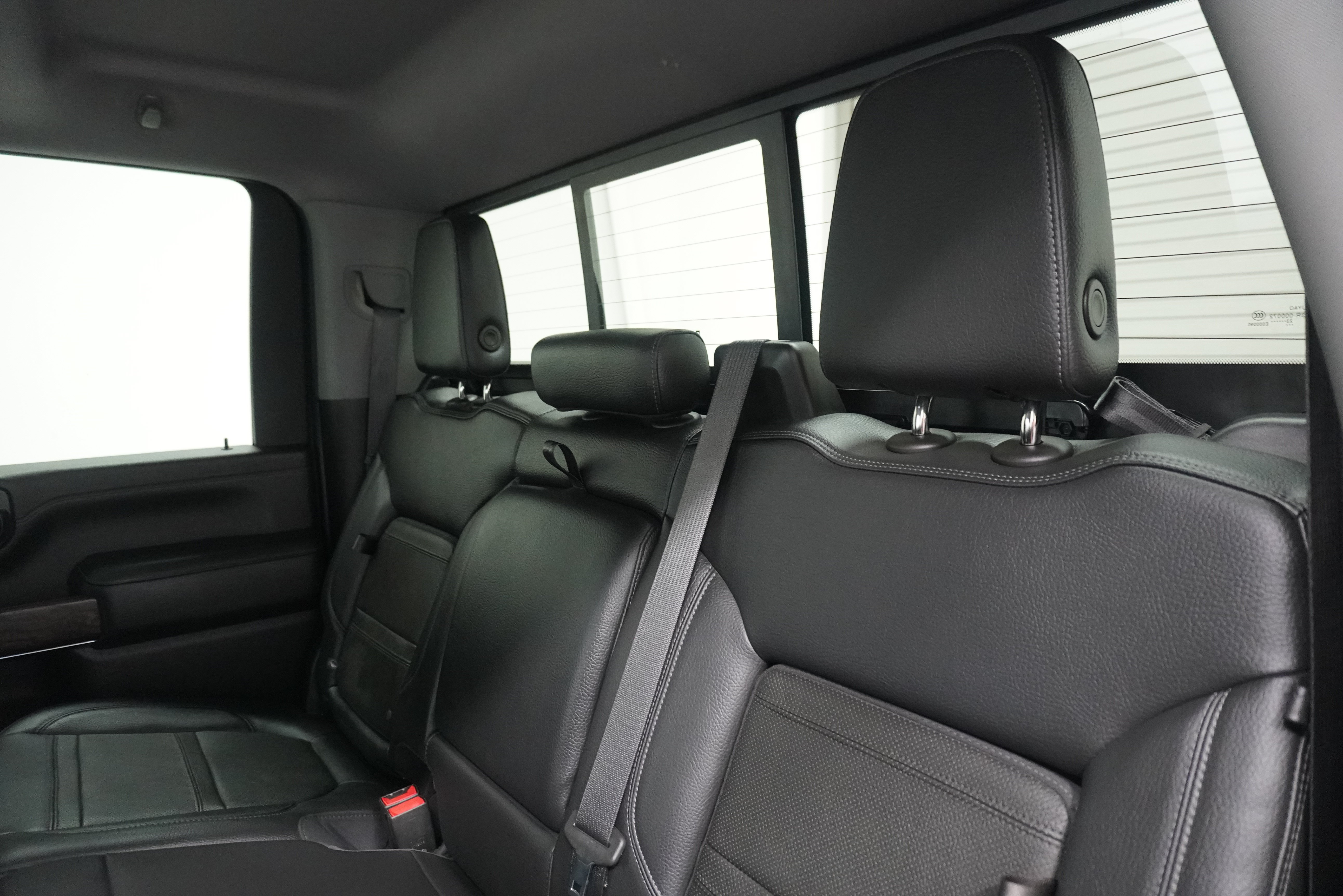 Used 2022 GMC Sierra 3500 Denali w/ Denali Black Diamond Edition AWD/4WD image 15