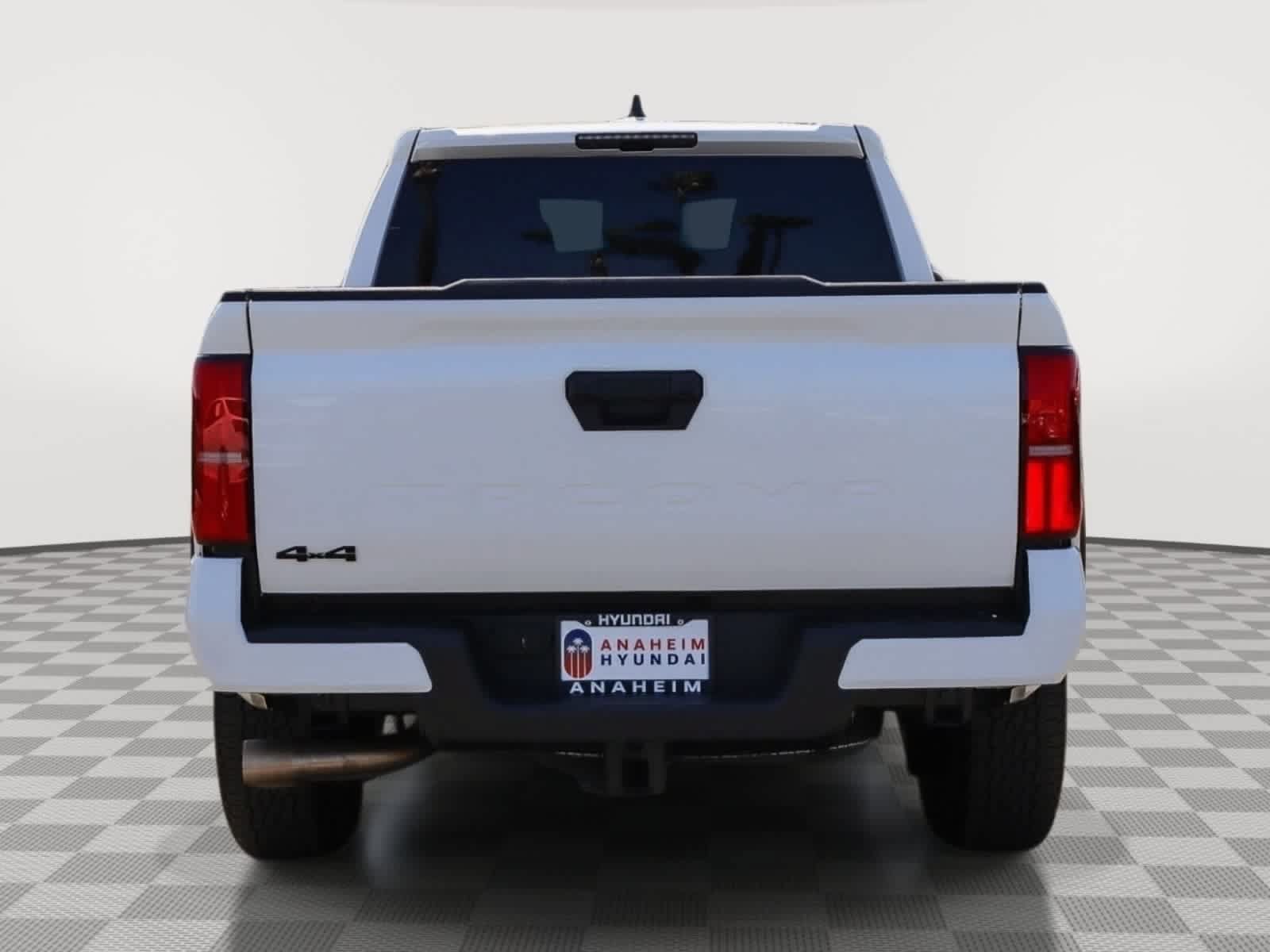 Used 2025 Toyota Tacoma TRD Off-Road AWD/4WD image 8