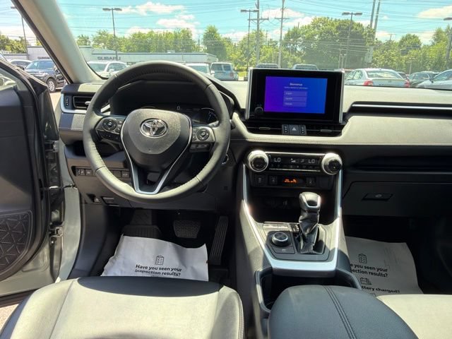 Used 2023 Toyota RAV4 XLE Premium AWD/4WD image 17