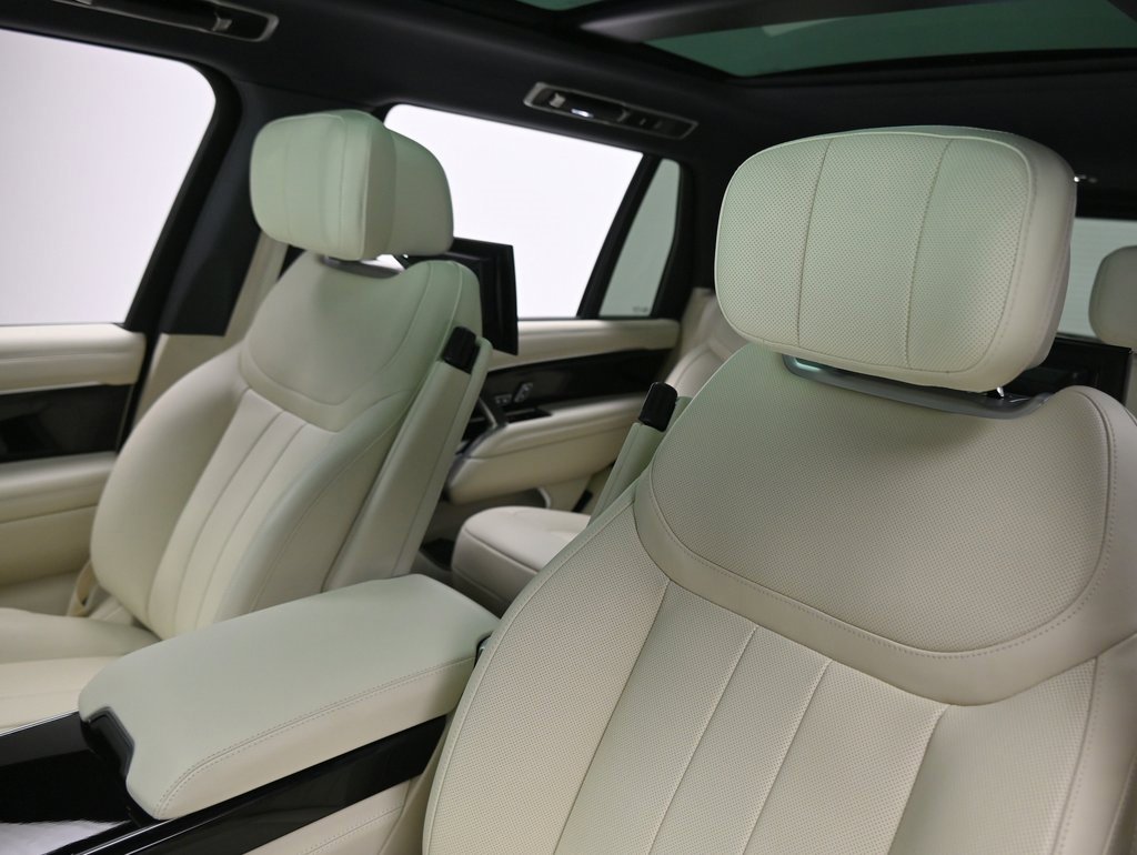 Used 2025 Land Rover Range Rover Long Wheelbase Autobiography image 22