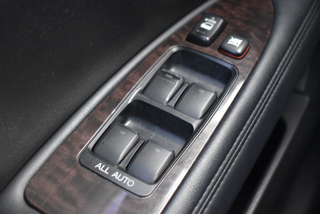 Used 2011 Toyota Avalon image 14