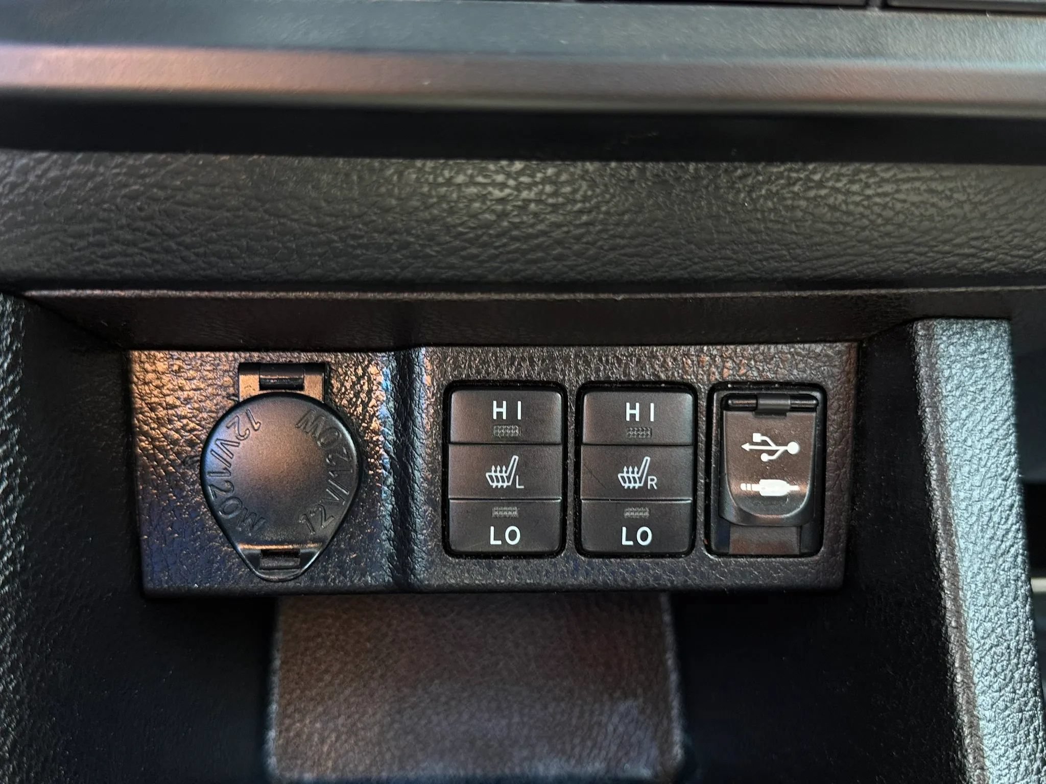 Used 2015 Toyota Corolla LE Premium FWD image 14